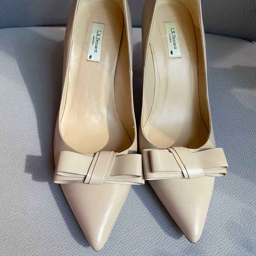 L.K. Bennett Nude Leather Heels with Bow - Size 40 / 9.5